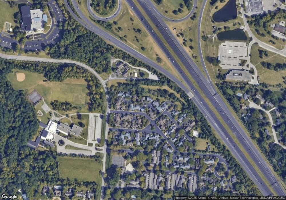 137 Flores Place unit 30, Columbus, OH 43213 - photo 1