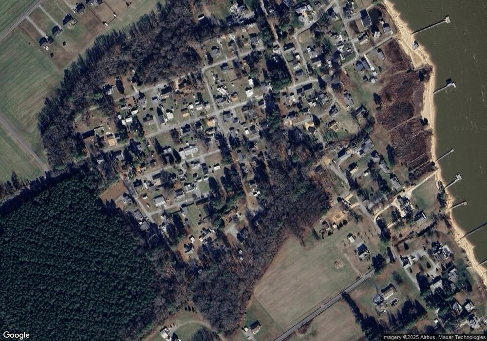 256 Tideview Rd, Dunnsville, VA 22454 - photo 1