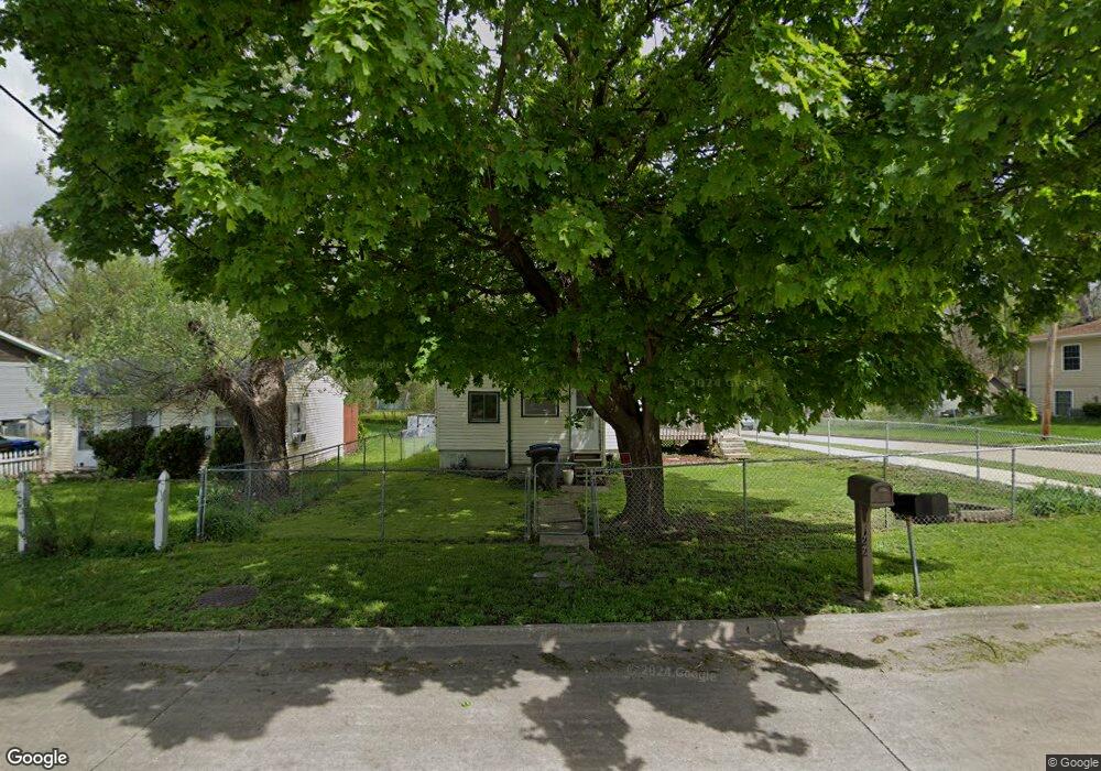 122 E Leland Ave, Des Moines, IA 50315 - photo 1