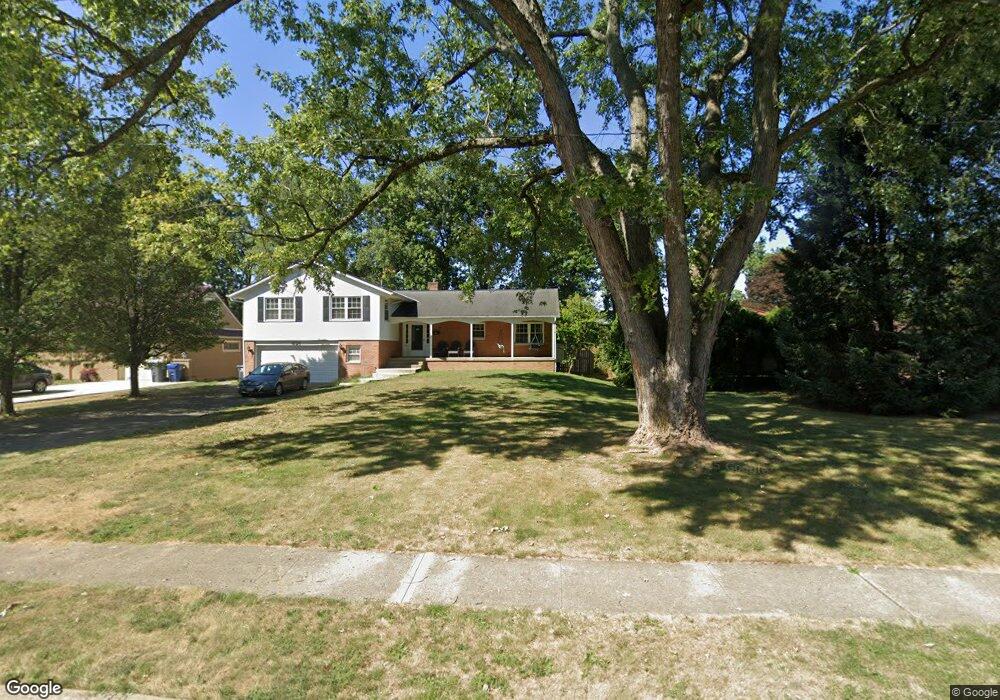 621 Bernhard Rd, Columbus, OH 43213 - photo 1