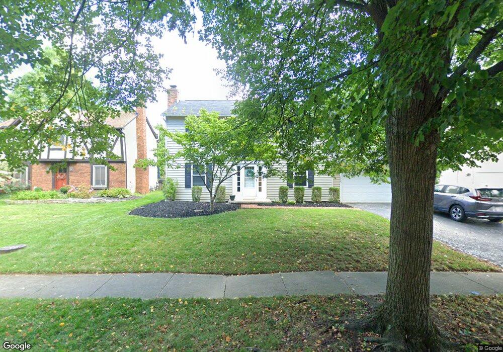 7554 Saunderlane Rd, Columbus, OH 43235 - photo 1