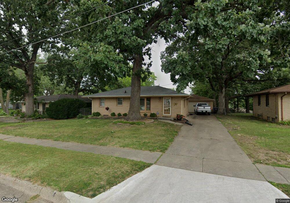 306 E Hughes Ave, Des Moines, IA 50315 - photo 1