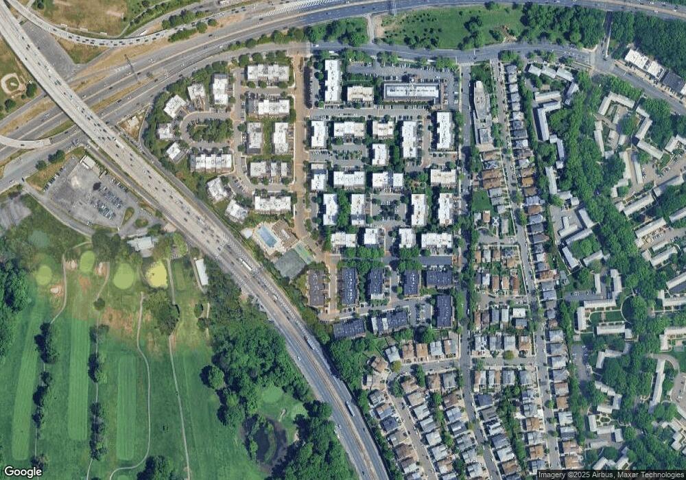 20705 Estates Dr unit 1442, Bayside, NY 11360 - photo 1