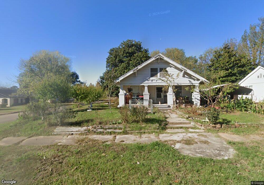 812 S 3rd St, Hugo, OK 74743 - photo 1