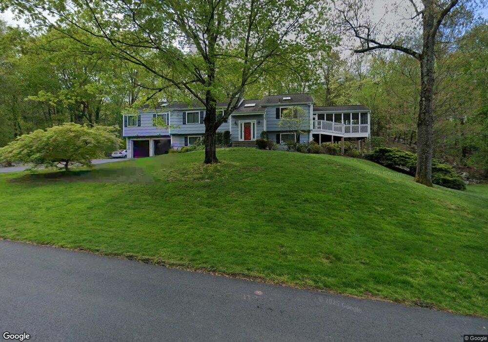 5 Whitlaw Ln, Chappaqua, NY 10514 - photo 1