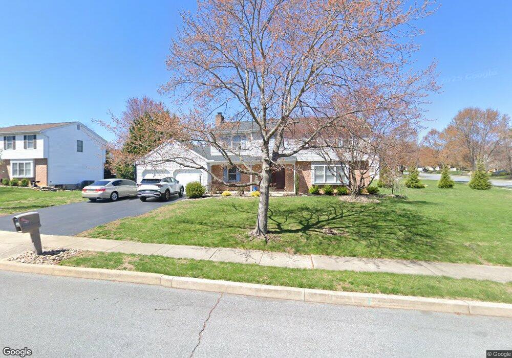 1107 Hickory Ln, Reading, PA 19606 - photo 1