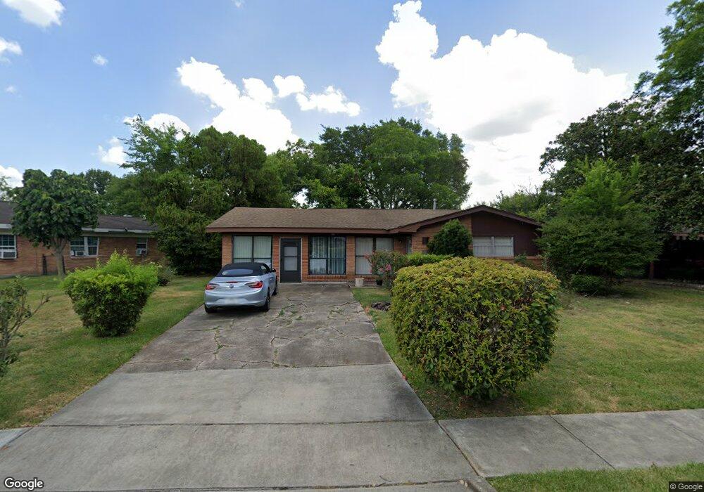 623 Nest Ln, Houston, TX 77022 - photo 1