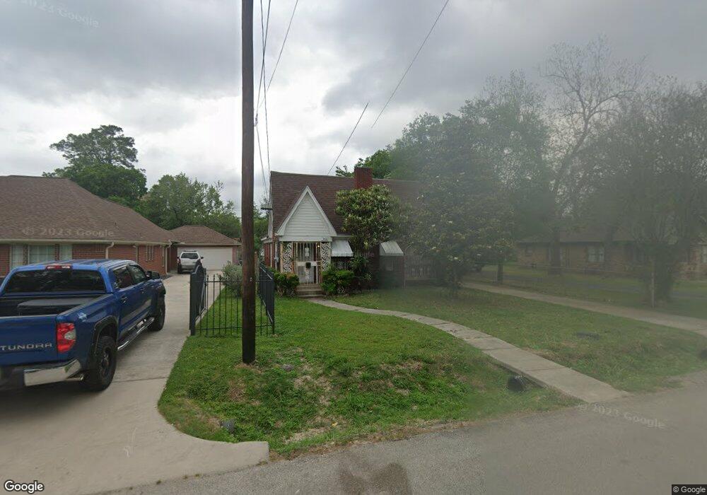 903 Reid St, Houston, TX 77022 - photo 1