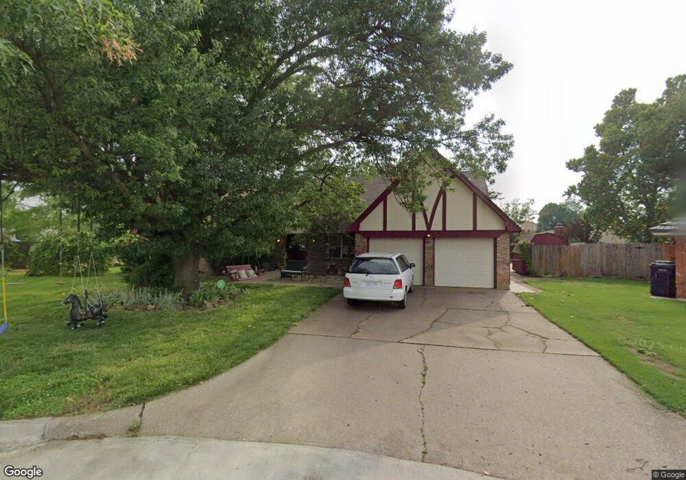 12021 Camelot Ct, Oklahoma City, OK 73120 - photo 1