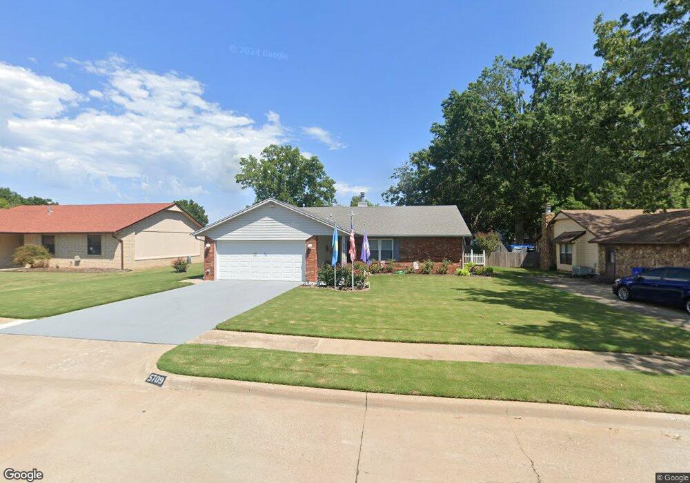 5709 S Birch Ave, Broken Arrow, OK 74011 - photo 1