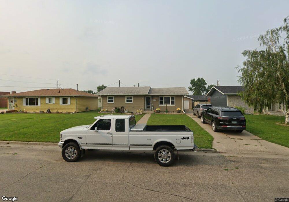 1012 15th St SW, Jamestown, ND 58401 - photo 1