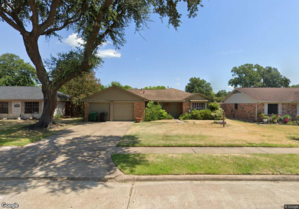 1102 Hidden Valley Dr, Houston, TX 77088 - photo 1