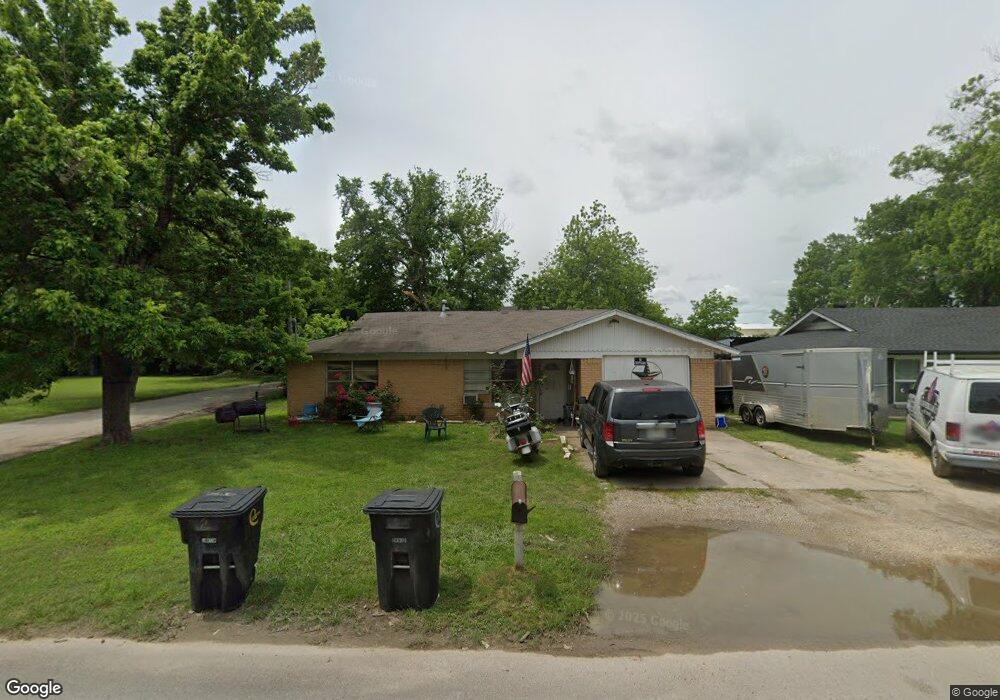 883 Sabine Ave, Cleburne, TX 76031 - photo 1