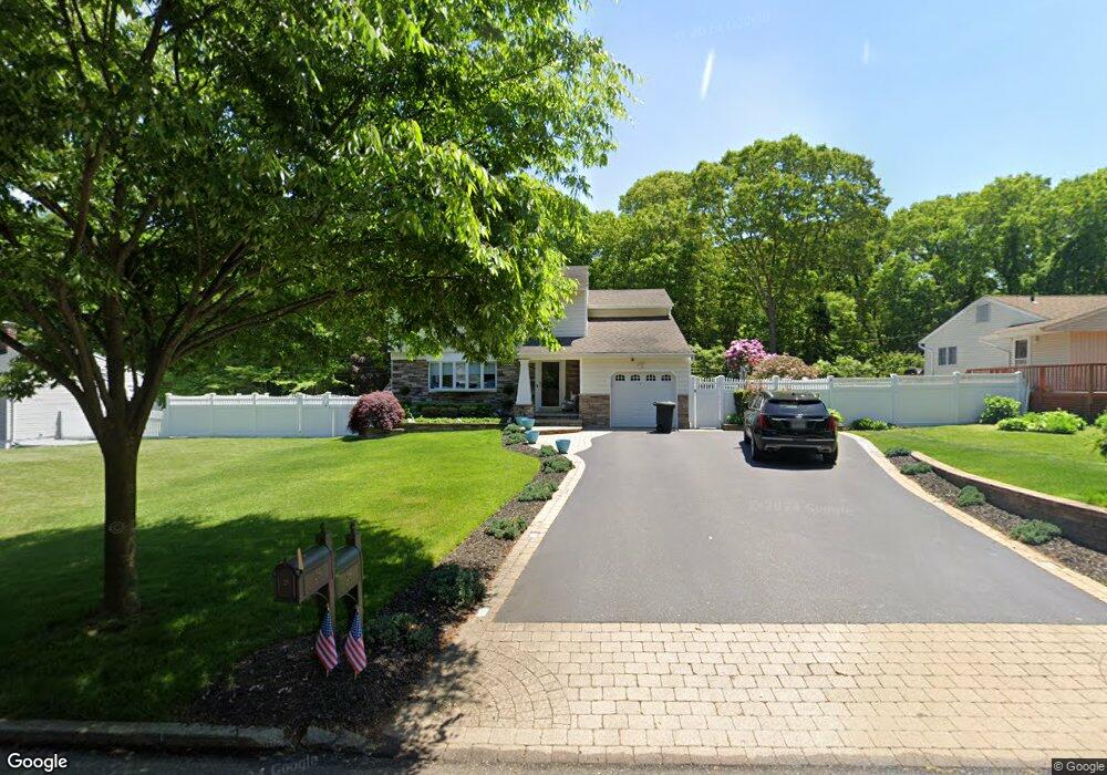 29 Autumn Dr, Hauppauge, NY 11788 - photo 1