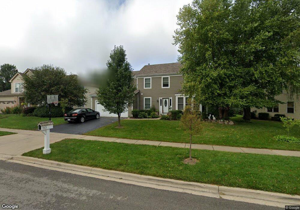 913 Cortney Dr, Carpentersville, IL 60110 - photo 1