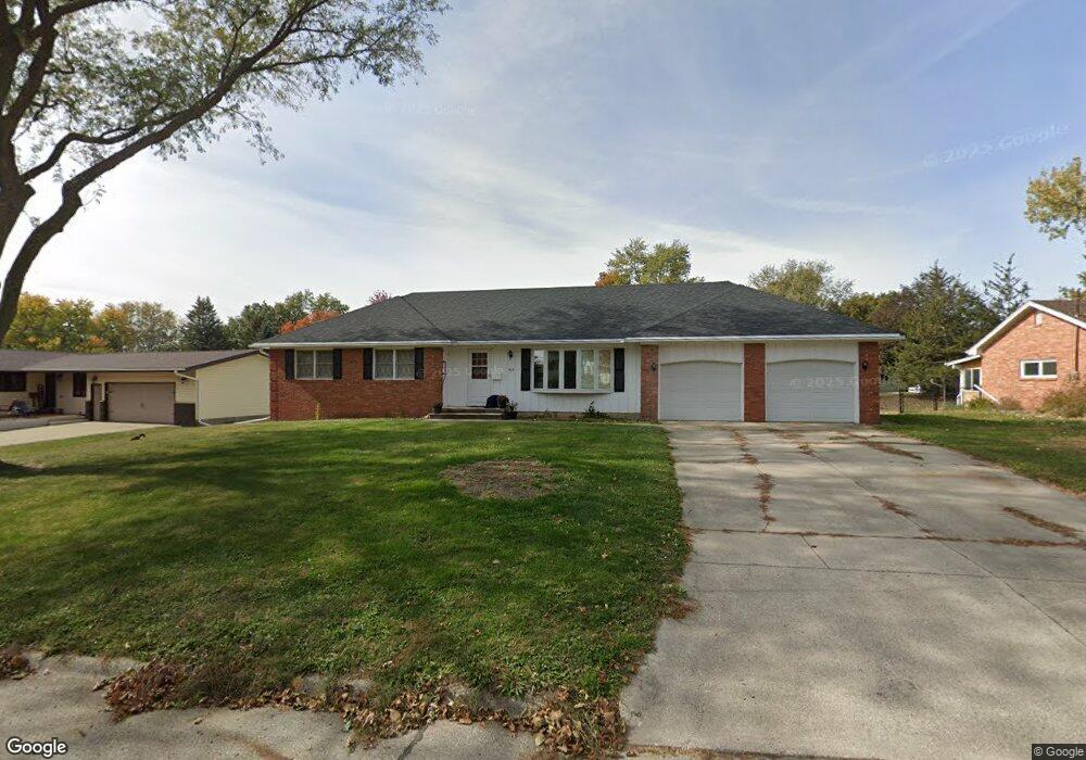 305 E 29th St S, Newton, IA 50208 - photo 1