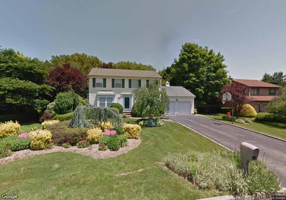 6 Long Meadow Rd, ComMacK, NY 11725 - photo 1