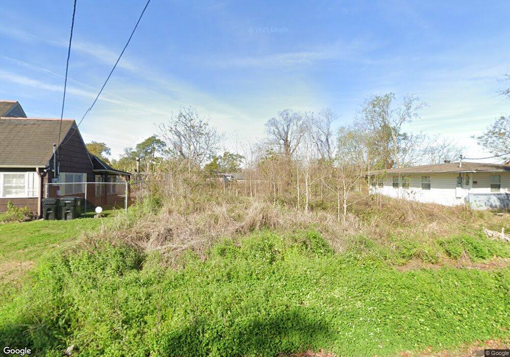 4912 Metropolitan Dr, New Orleans, LA 70126 - photo 1