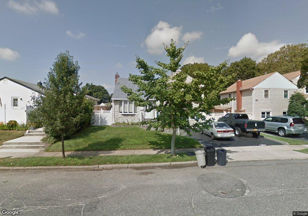 34 Elizabeth Dr, Bethpage, NY 11714 - photo 1