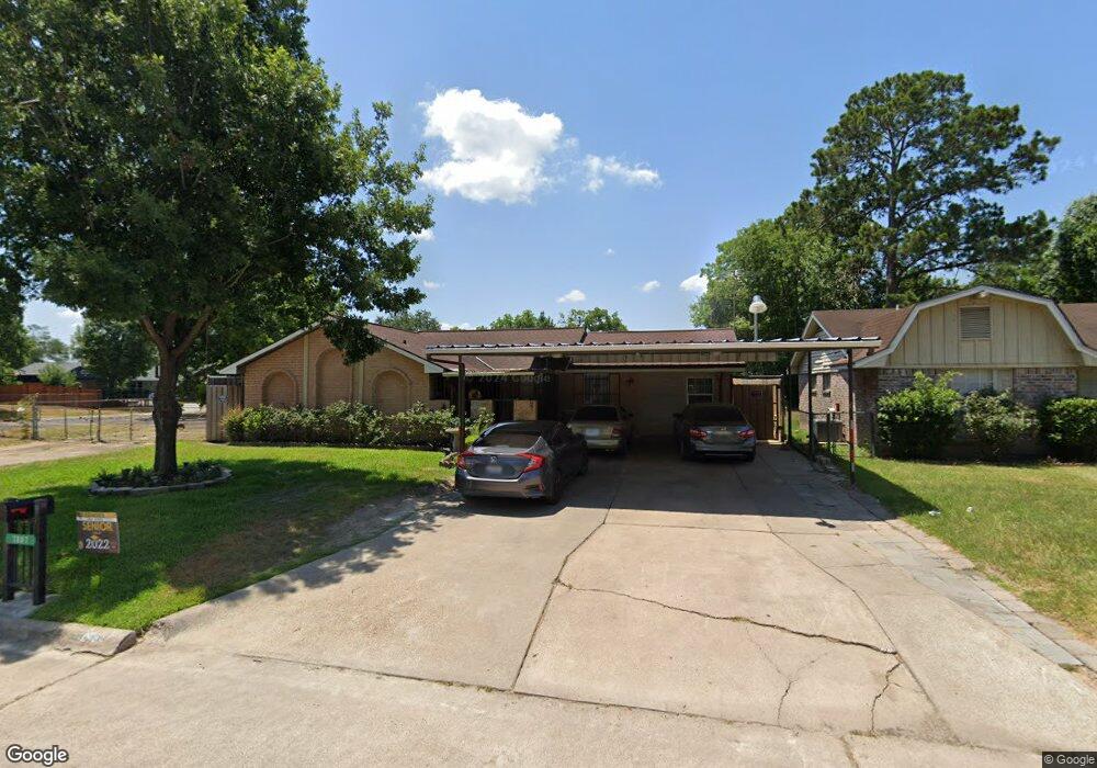 1807 Rainy River Dr, Houston, TX 77088 - photo 1