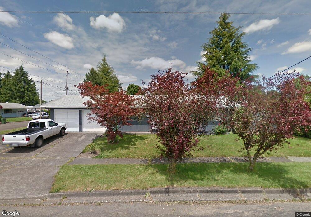 1207 E 9th St, Newberg, OR 97132 - photo 1