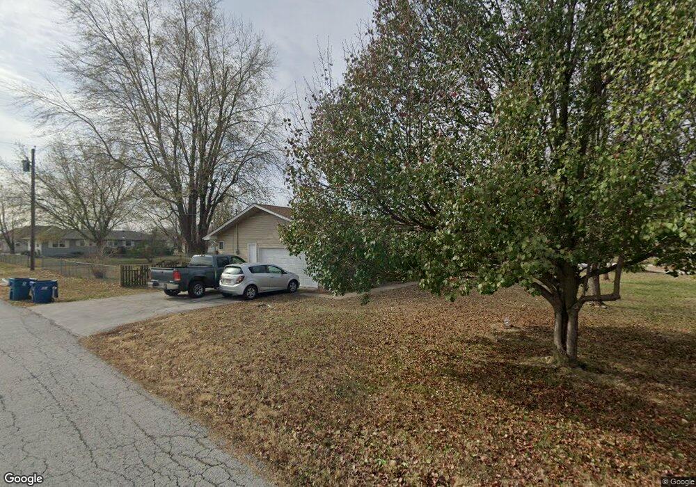 904 Pennell St, Carl Junction, MO 64834 - photo 1