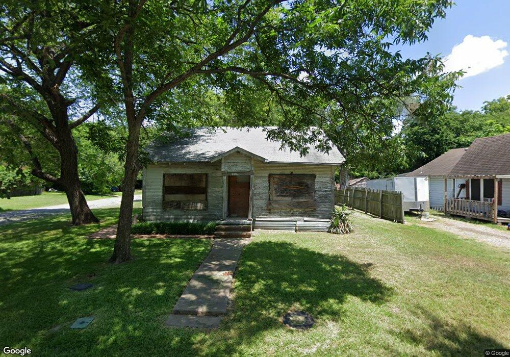 1020 Elm St, Bonham, TX 75418 - photo 1