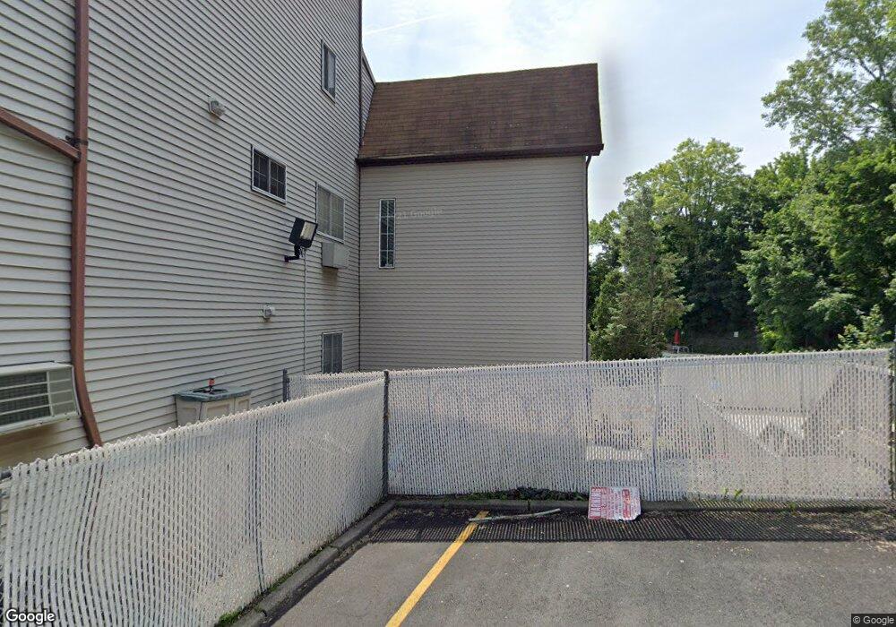 34 Croft Ct, Staten Island, NY 10306 - photo 1