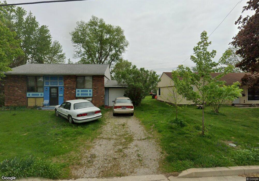 310 S Elm St, Lincoln, IL 62656 - photo 1