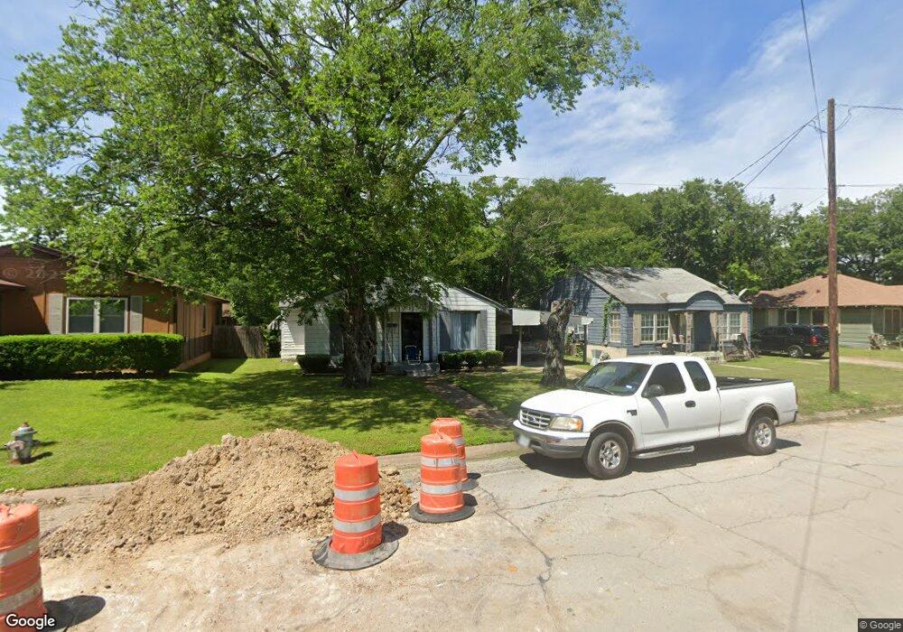 303 N Washington St, Cleburne, TX 76031 - photo 1