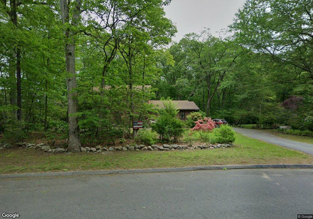 21 Queen Eleanor Dr, Gales Ferry, CT 06335 - photo 1