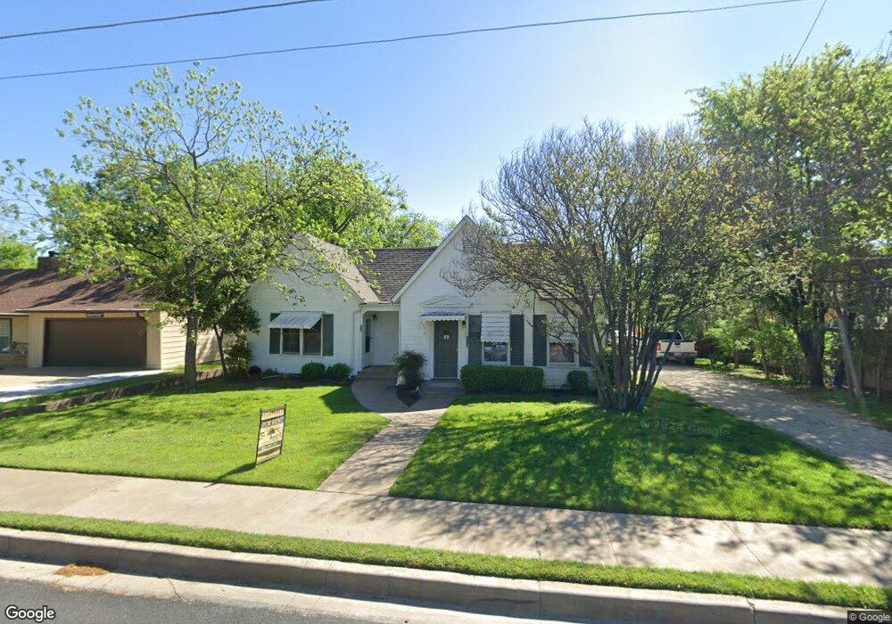 309 S Alamo St, Weatherford, TX 76086 - photo 1