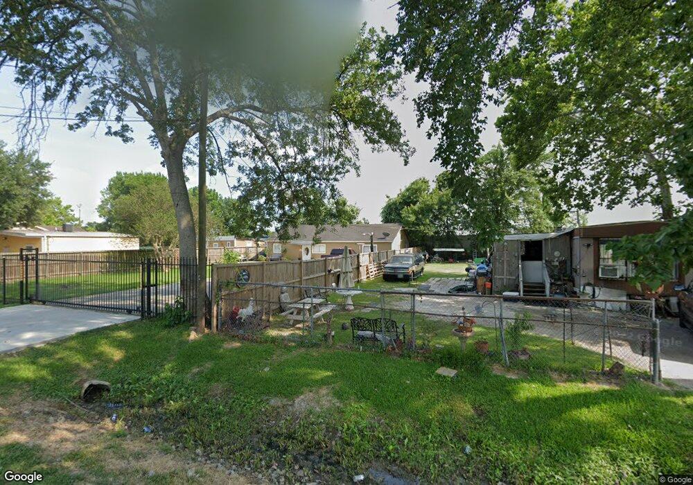 3918 Cedar Hill Ln, Houston, TX 77093 - photo 1