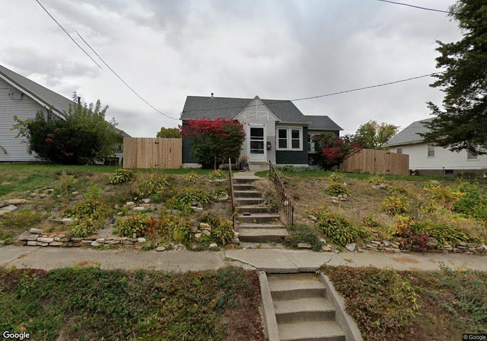 714 W 3rd St S, Newton, IA 50208 - photo 1