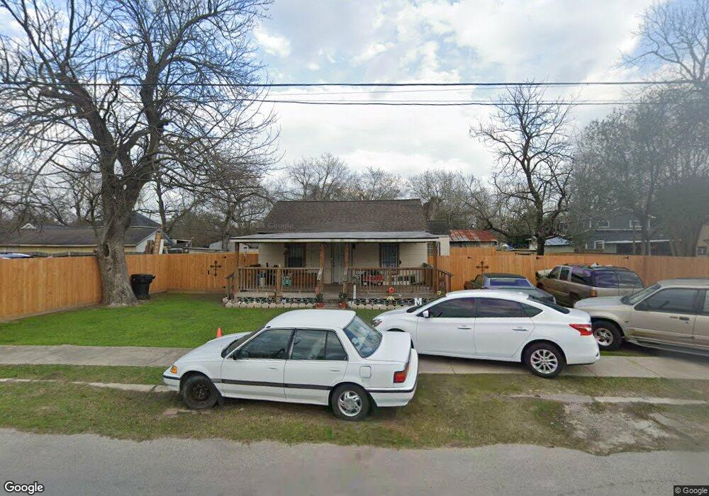 7002 Roswell St, Houston, TX 77022 - photo 1
