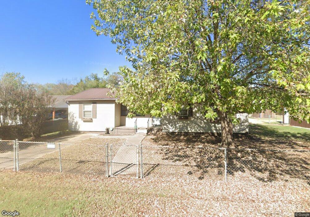 1115 W 13th St, Okmulgee, OK 74447 - photo 1