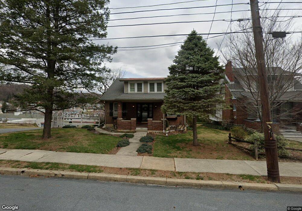 2611 Fairview Ave, Reading, PA 19606 - photo 1
