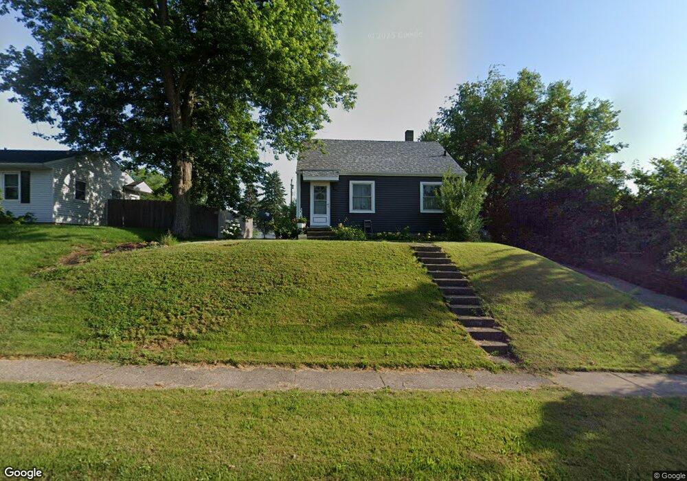 1334 W 38th St, Davenport, IA 52806 - photo 1