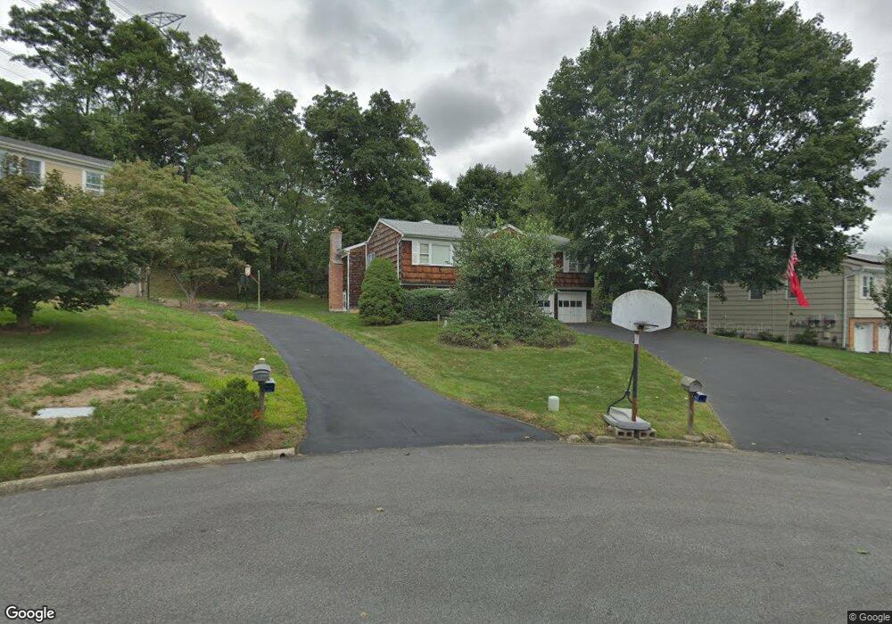 10 Holly Ridge Rd, Valhalla, NY 10595 - photo 1