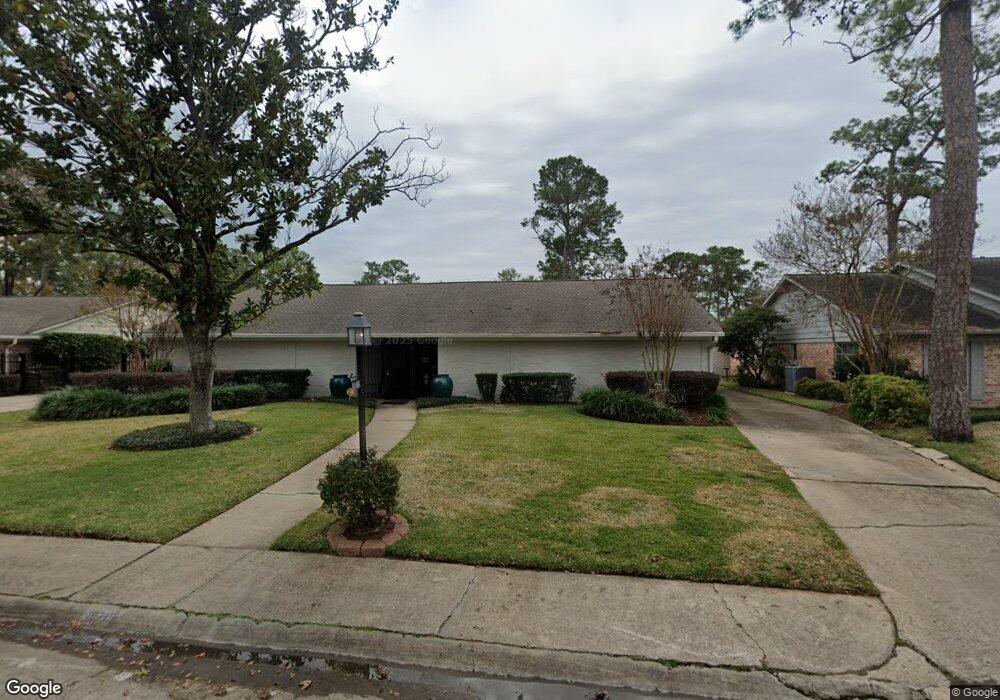 10215 Holly Springs Dr, Houston, TX 77042 - photo 1