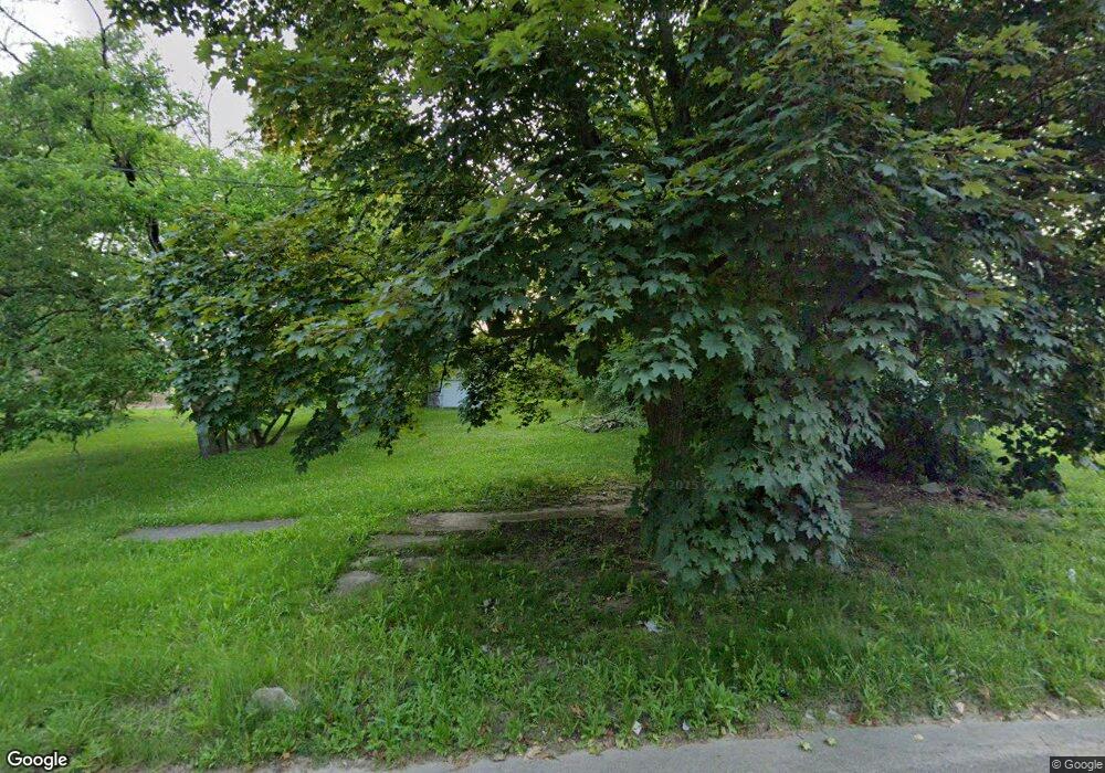 1215 Oak St, Flint, MI 48503 - photo 1