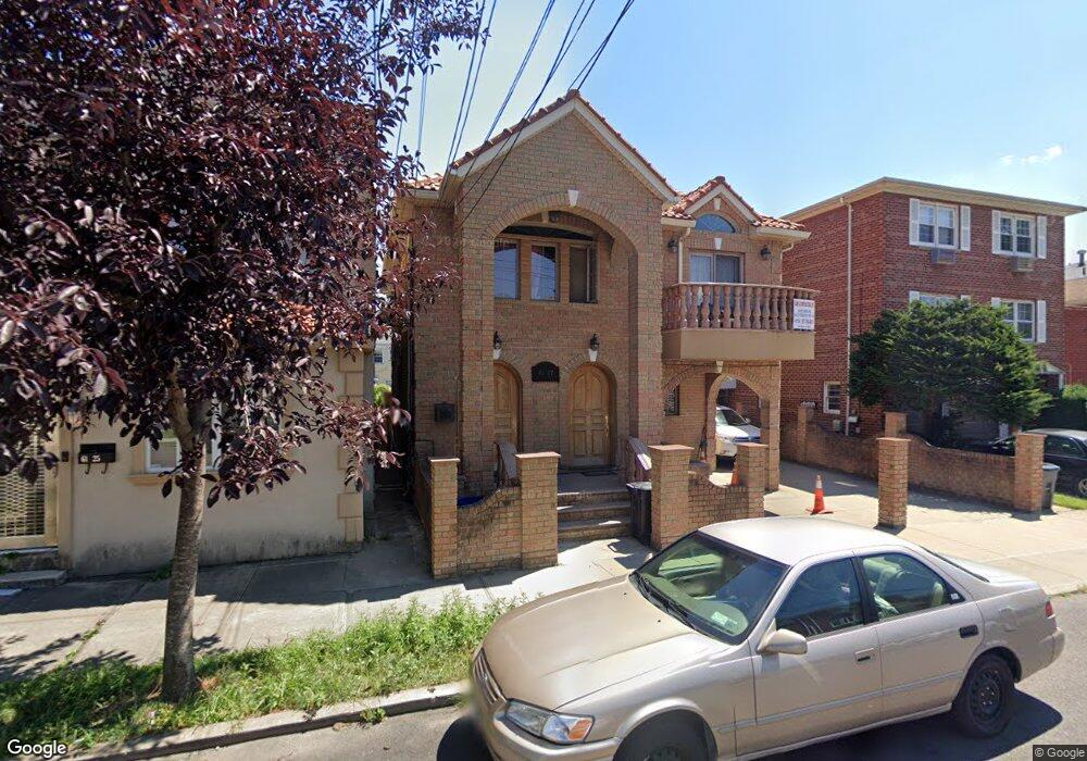 6127 165th St, Fresh Meadows, NY 11365 - photo 1