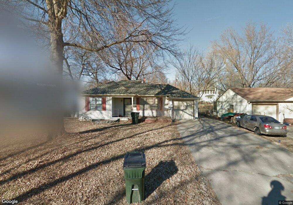 3234 SW Sena Dr, Topeka, KS 66604 - photo 1