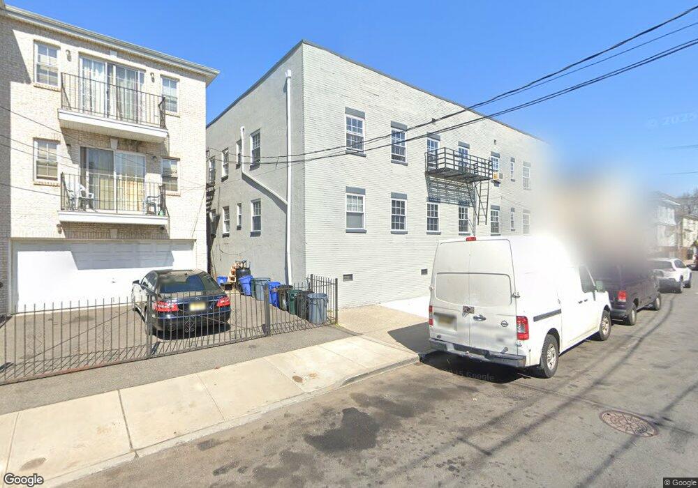 21-25-25 Willoughby St unit B4, Newark, NJ 07112 - photo 1