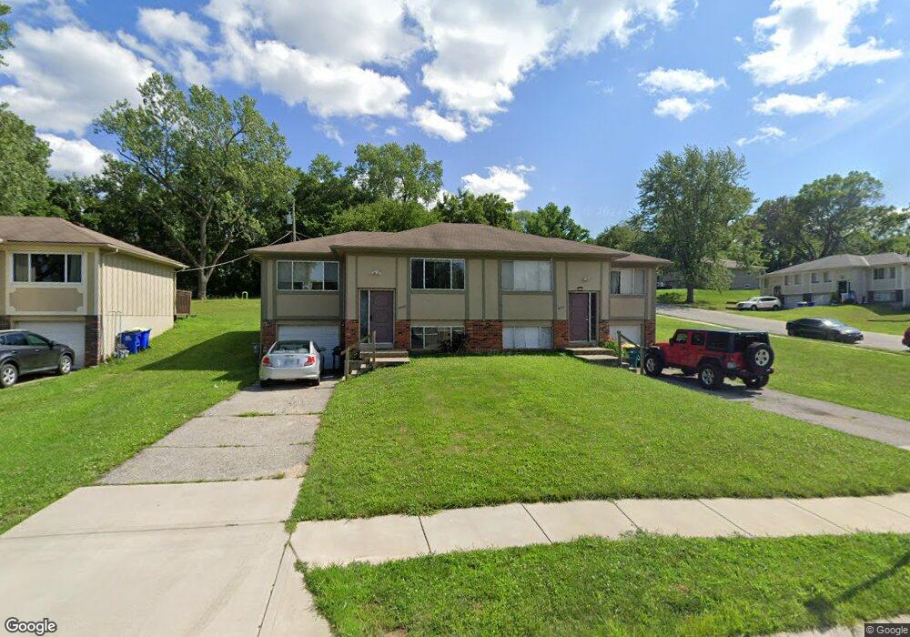 9811 W 52nd St, Shawnee, KS 66203 - photo 1