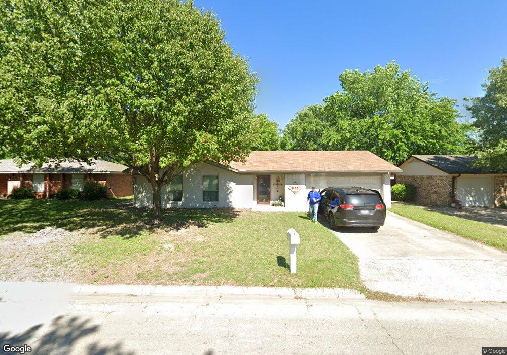 1100 Kent Dr, Gainesville, TX 76240 - photo 1