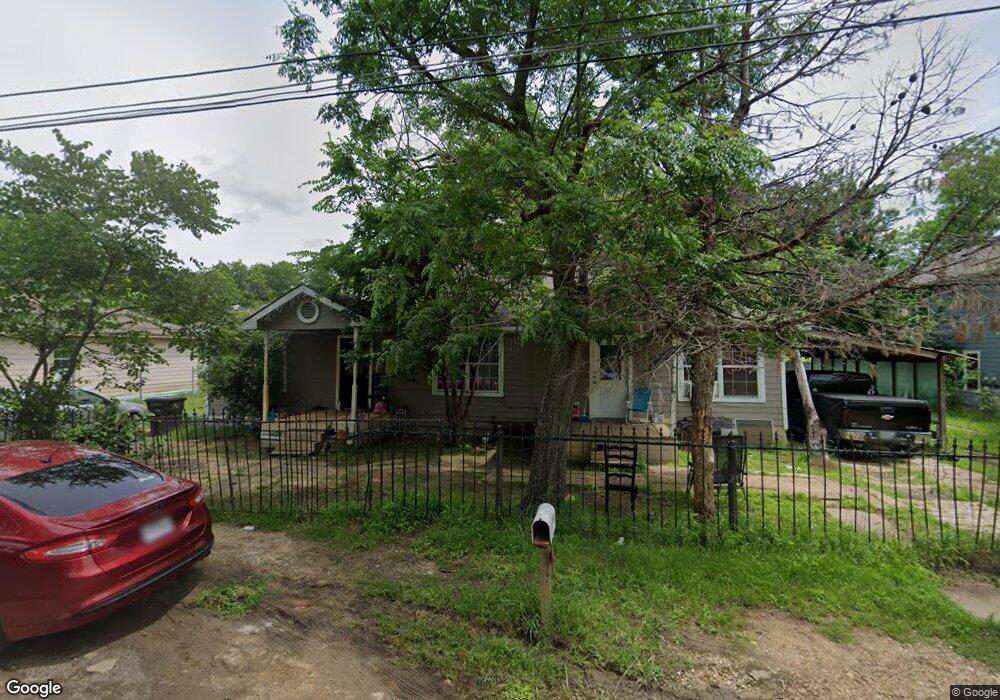 604 Sabine Ave, Cleburne, TX 76031 - photo 1