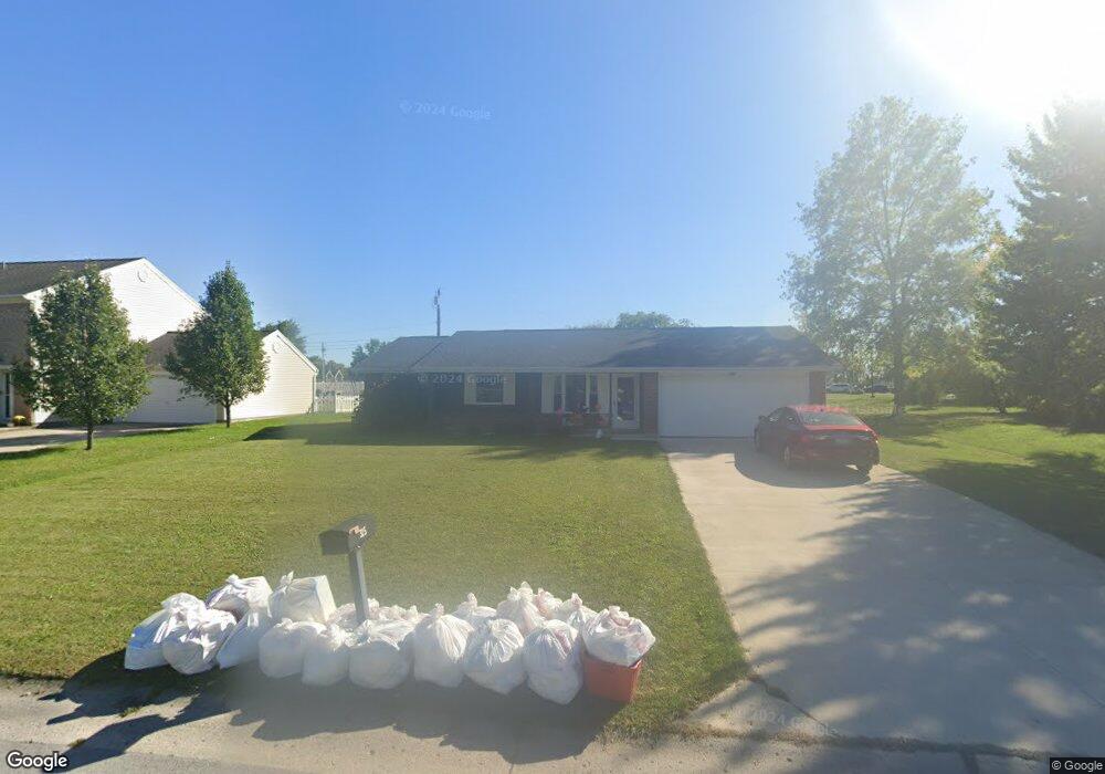 315 Cottonwood Dr, Wapakoneta, OH 45895 - photo 1