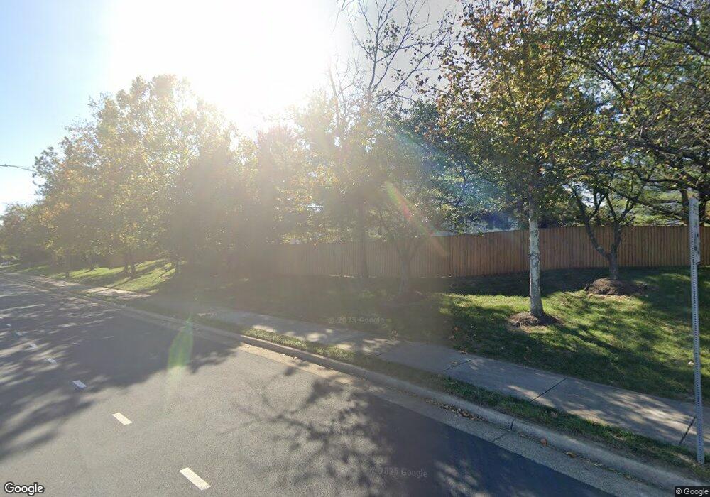 2537 James Maury Dr, Herndon, VA 20171 - photo 1