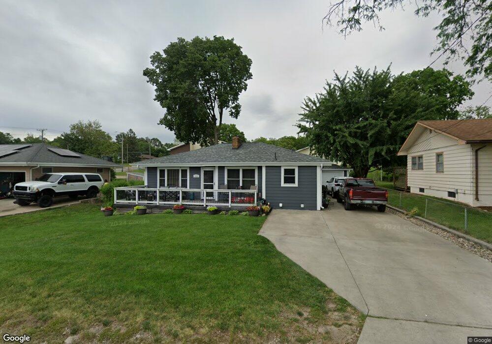 1121 E 33rd Ct, Des Moines, IA 50317 - photo 1